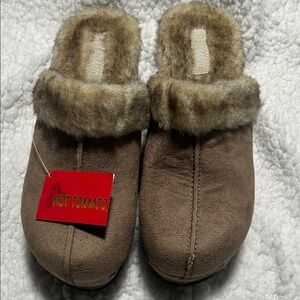 NEW w/tags Hot Tomato Women's Tan Slip-On Clogs-Size 8